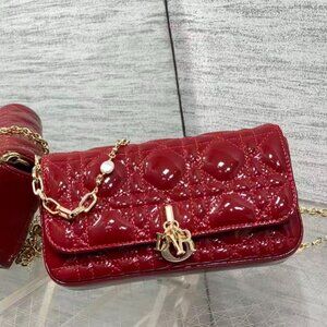 Classic DIOR Bag: A Stylish and Versatile Choice for Elegance